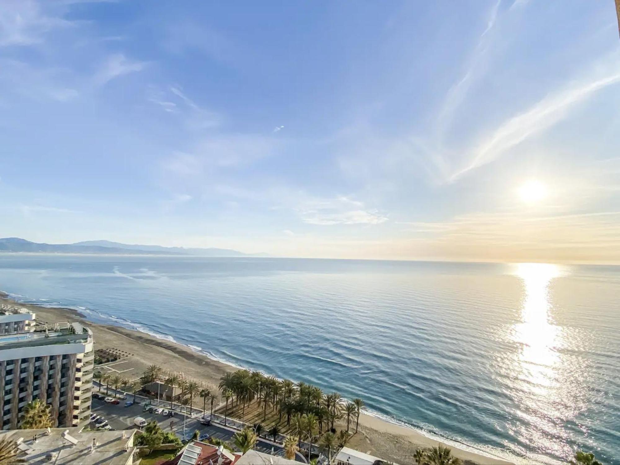 Apartamento Moderno Con Vistas Panoramicas Torremolinos Luaran gambar